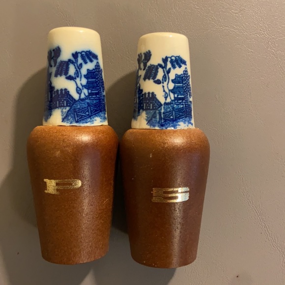 Vintage Materia Hostess Server Set with Shakers - Picture 5 of 10